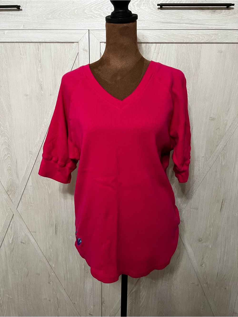 VTG Disney Store Pink Ribbed Cotton V-Neck Tee L Eeyore